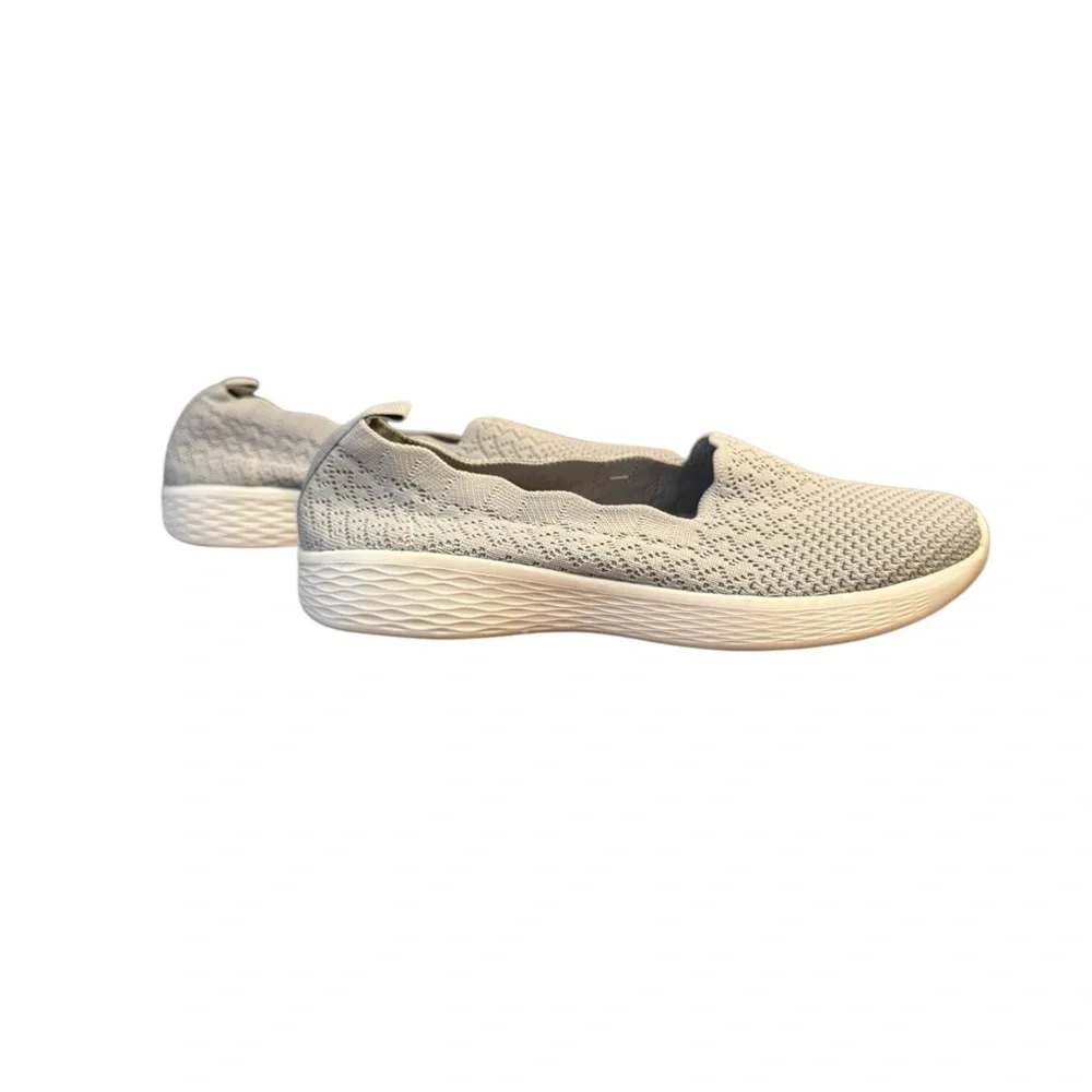 Light Gray Slip-On Knit Shoes‎